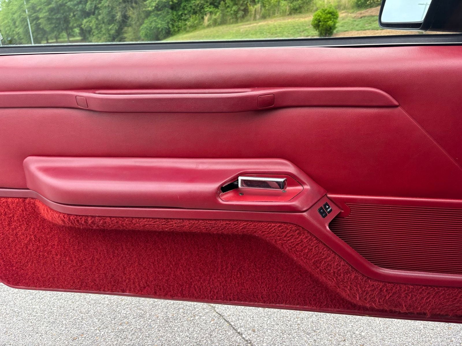 1987 Ford Thunderbird Base