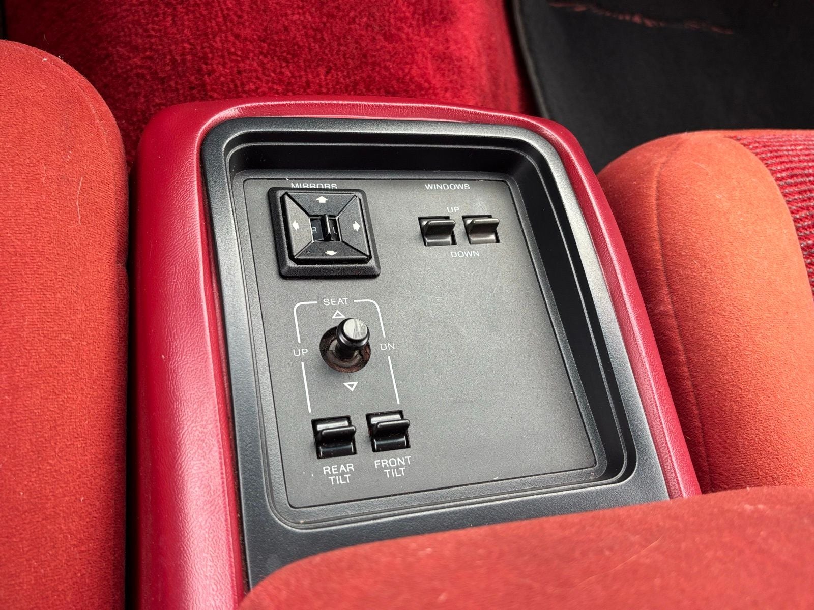 1987 Ford Thunderbird Base