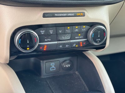 2022 Ford Escape Hybrid Titanium