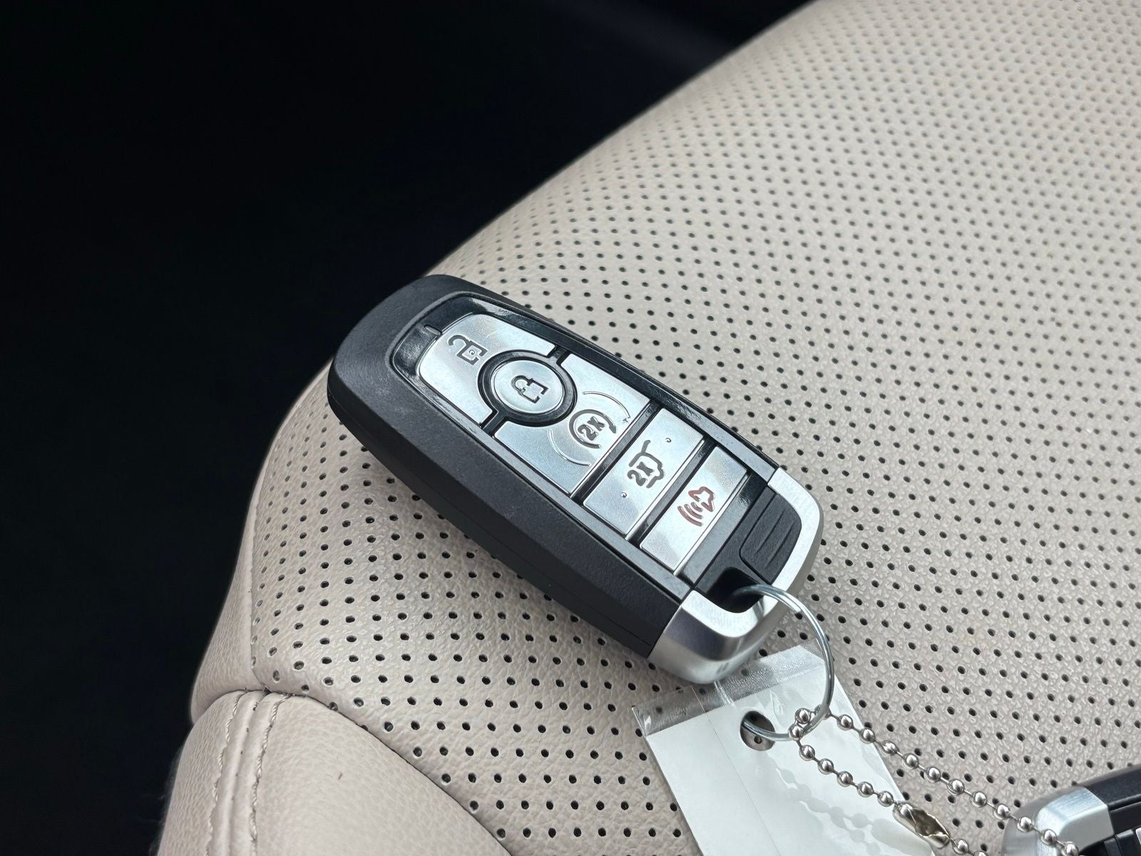 2022 Ford Escape Hybrid Titanium