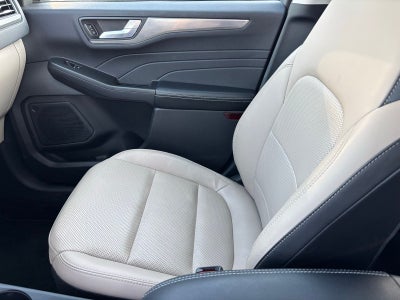 2022 Ford Escape Hybrid Titanium