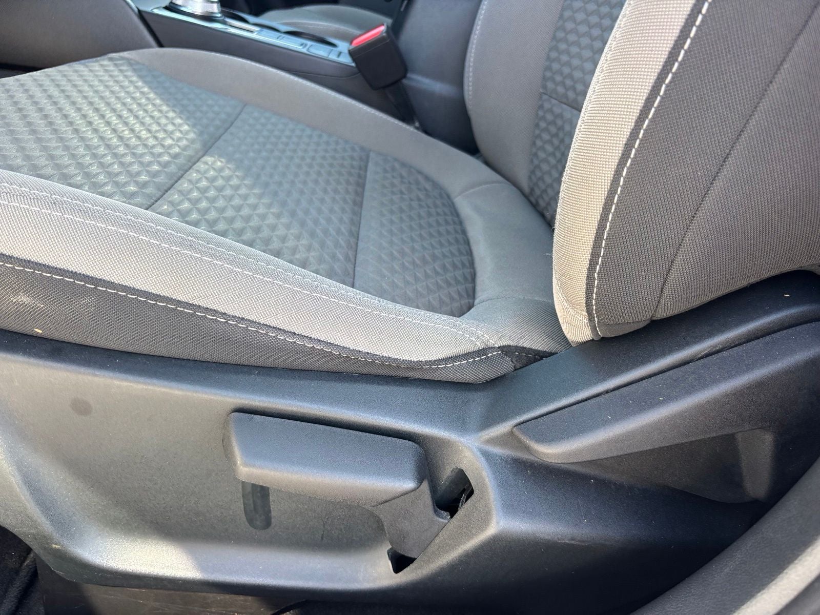 2022 Ford Escape Hybrid SE