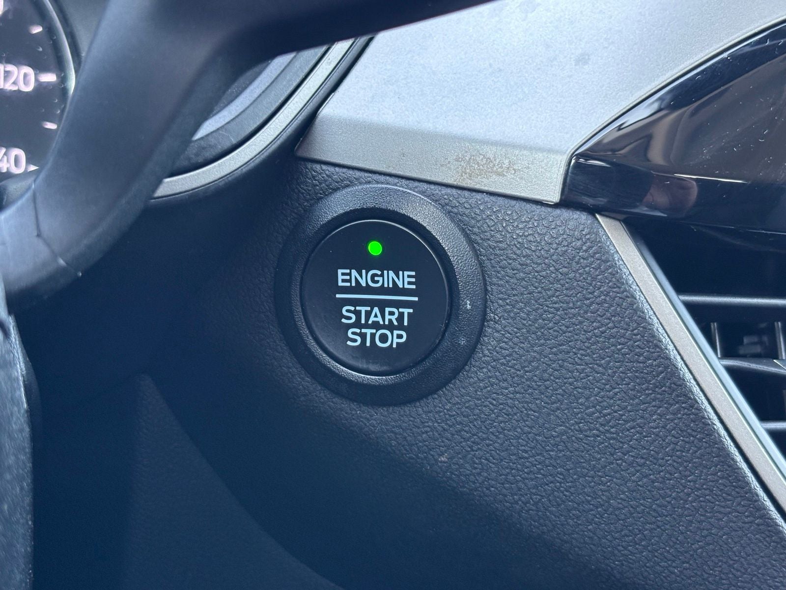 2022 Ford Escape Hybrid SE