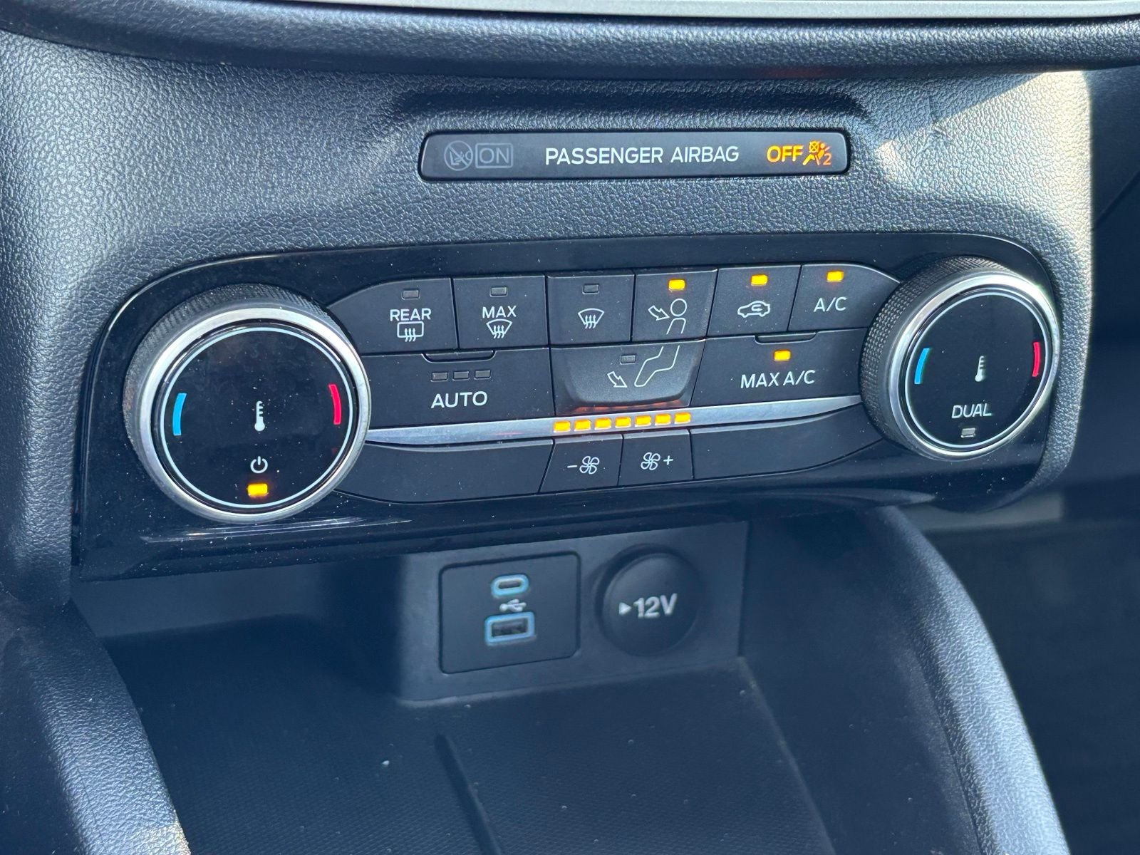 2022 Ford Escape Hybrid SE
