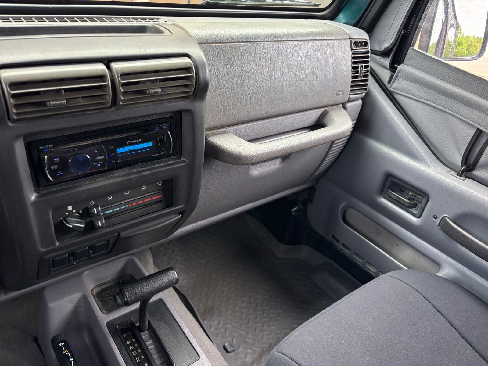 1997 Jeep Wrangler SE