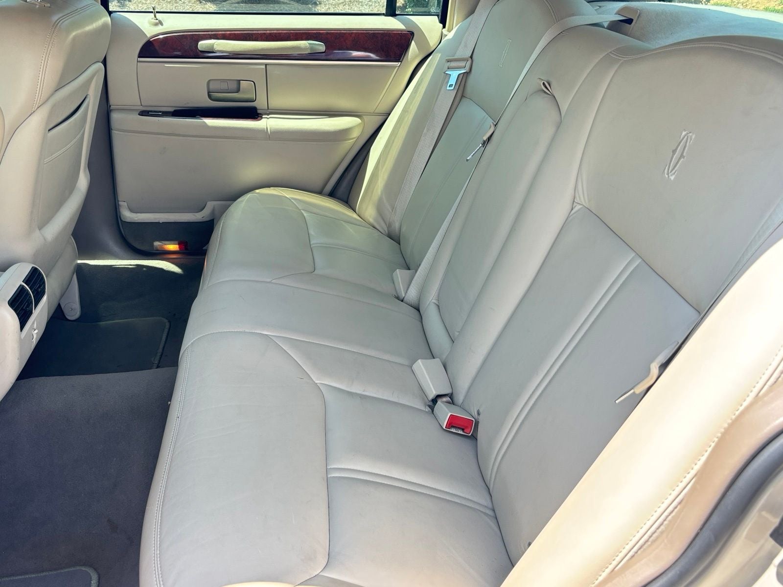 2003 Lincoln Town Car Cartier