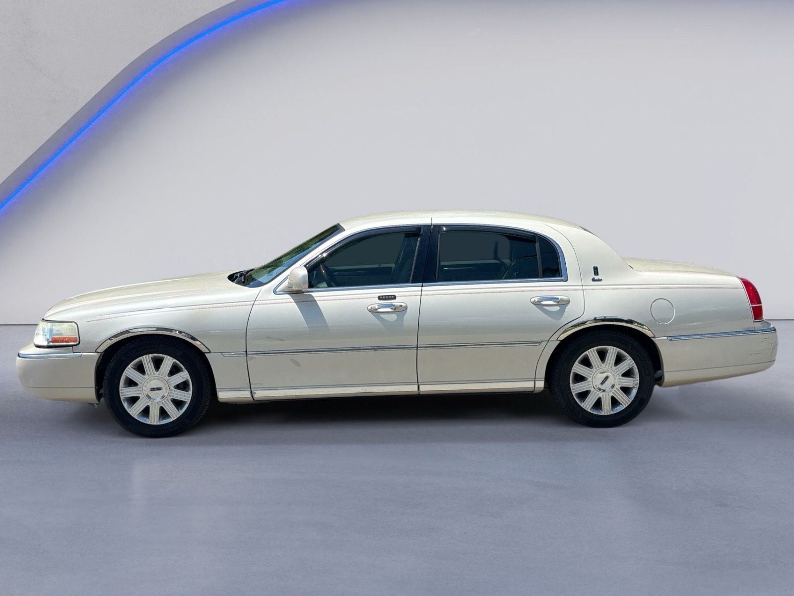 2003 Lincoln Town Car Cartier