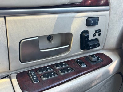 2003 Lincoln Town Car Cartier