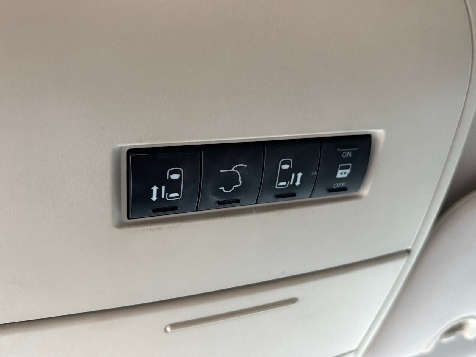 2010 Chrysler Town & Country Touring