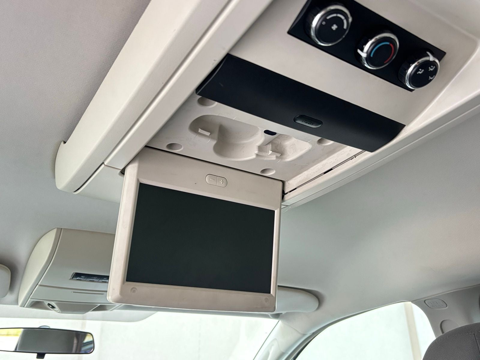 2010 Chrysler Town & Country Touring