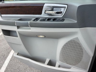 2010 Chrysler Town & Country Touring