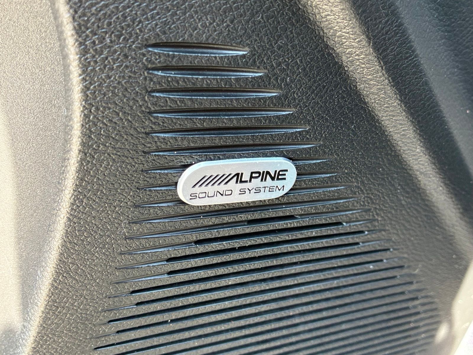 2018 Dodge Challenger R/T Shaker