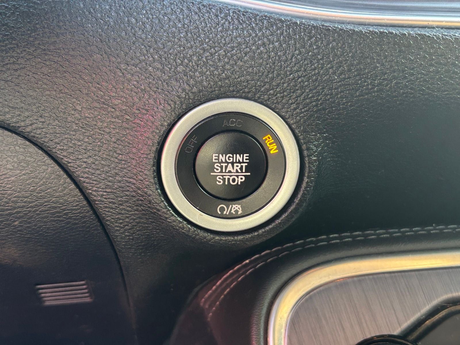 2018 Dodge Challenger R/T Shaker