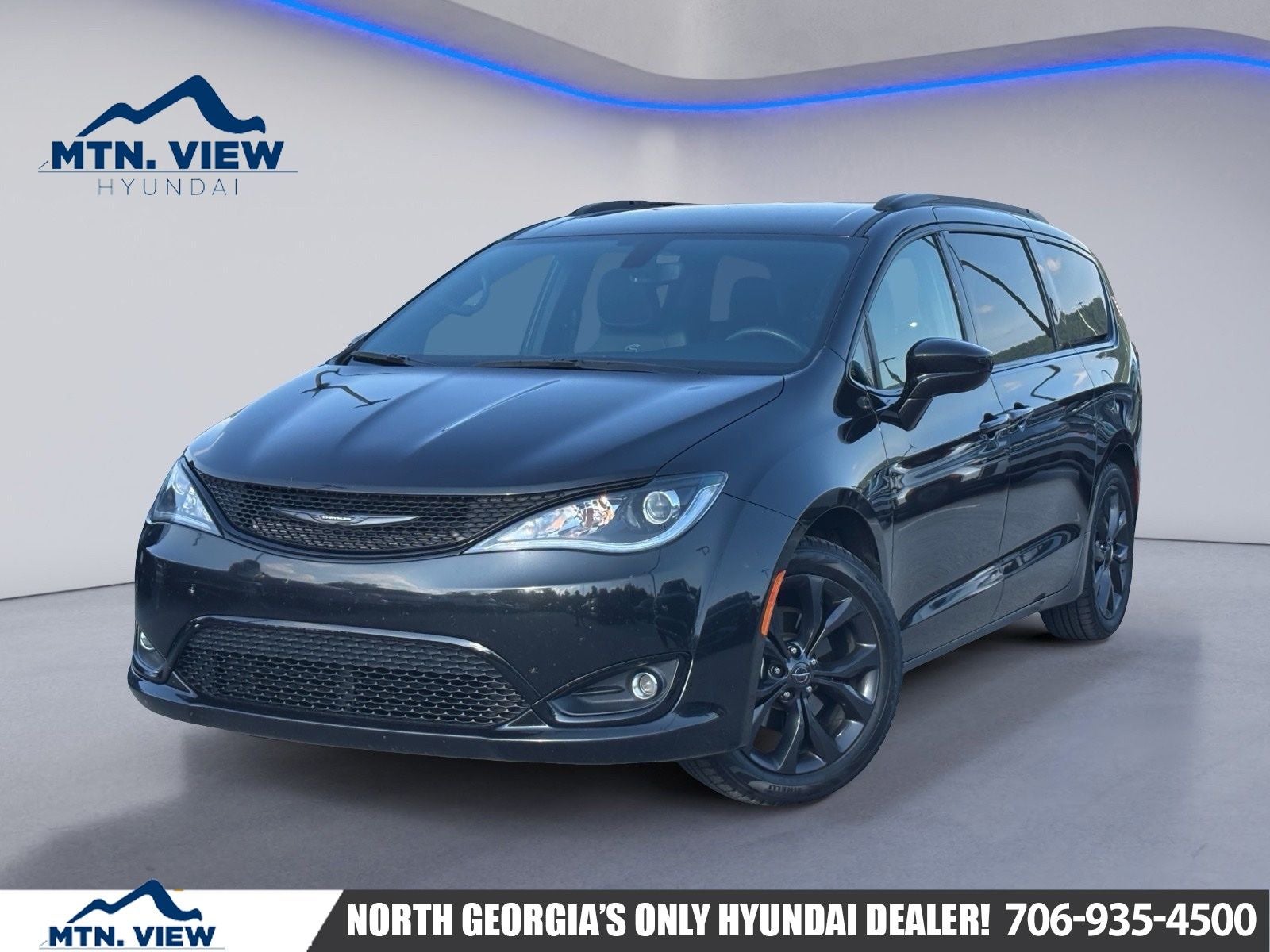 2020 Chrysler Pacifica Touring L's photo