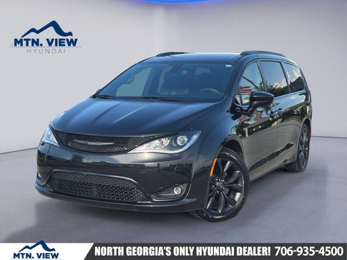 2020 Chrysler Pacifica Touring L