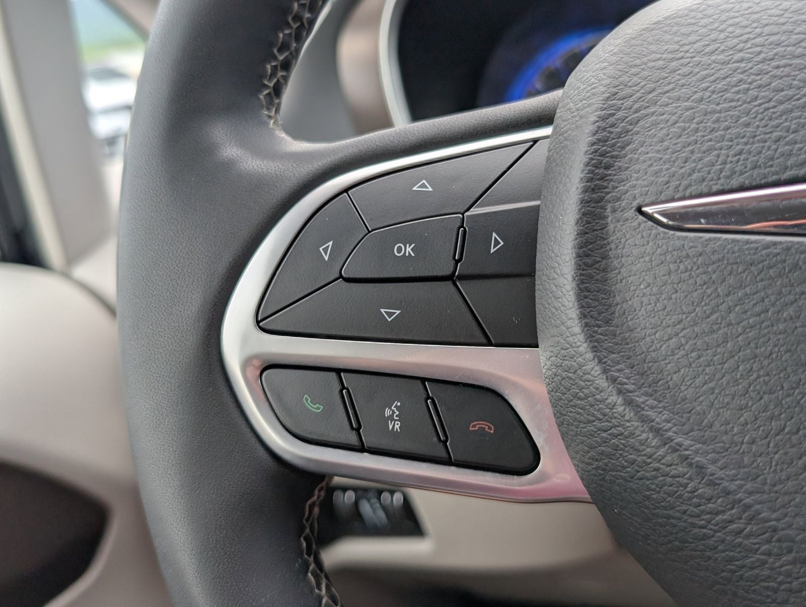 2024 Chrysler Voyager LX