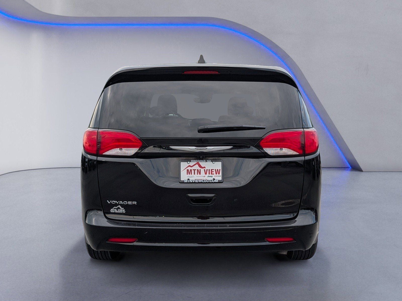 2024 Chrysler Voyager LX