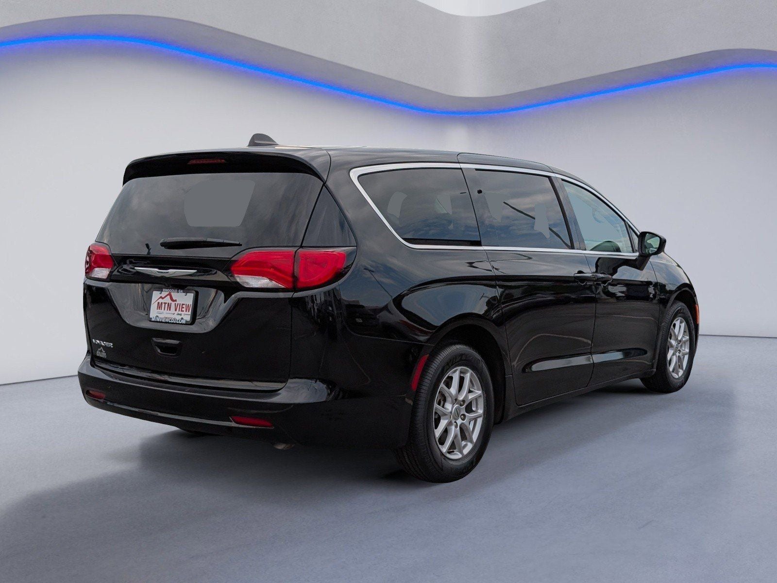 2024 Chrysler Voyager LX