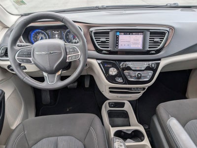 2024 Chrysler Voyager LX