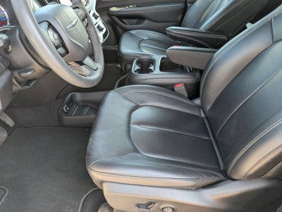 2024 Chrysler Pacifica Hybrid Select S Appearance
