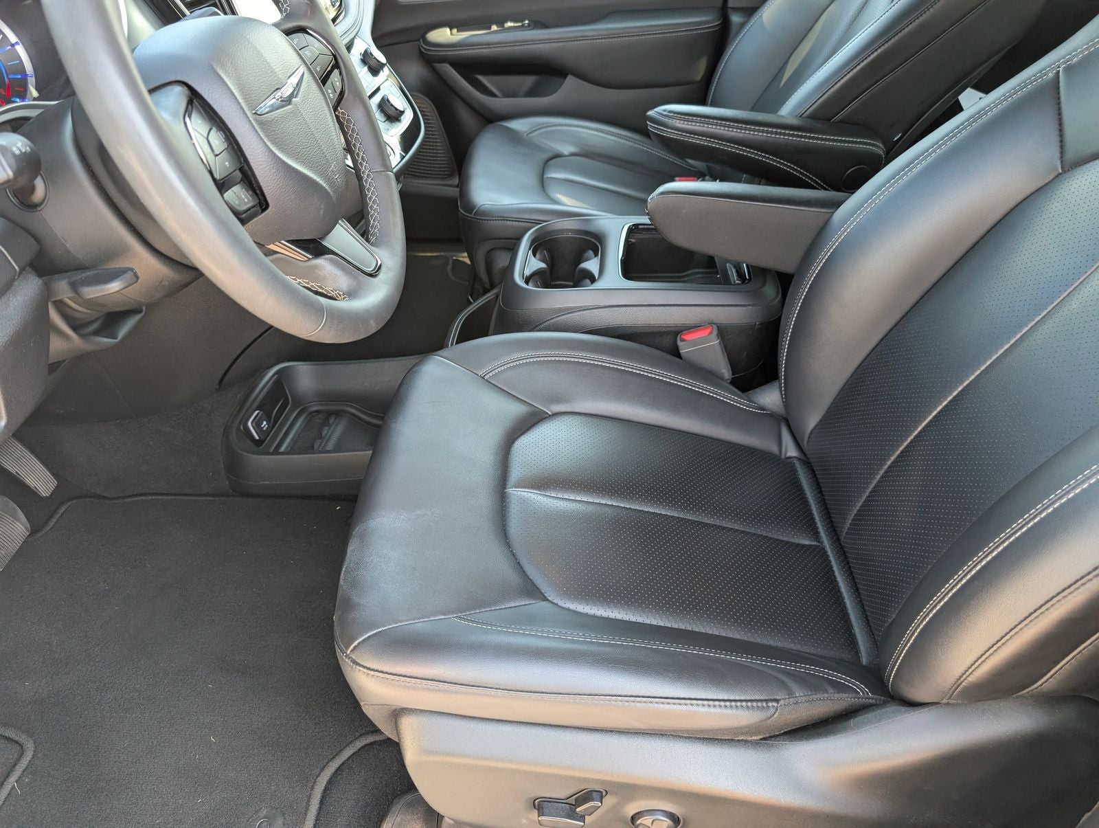 2024 Chrysler Pacifica Hybrid Select S Appearance