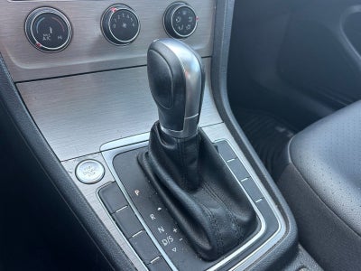 2017 Volkswagen Golf Wolfsburg