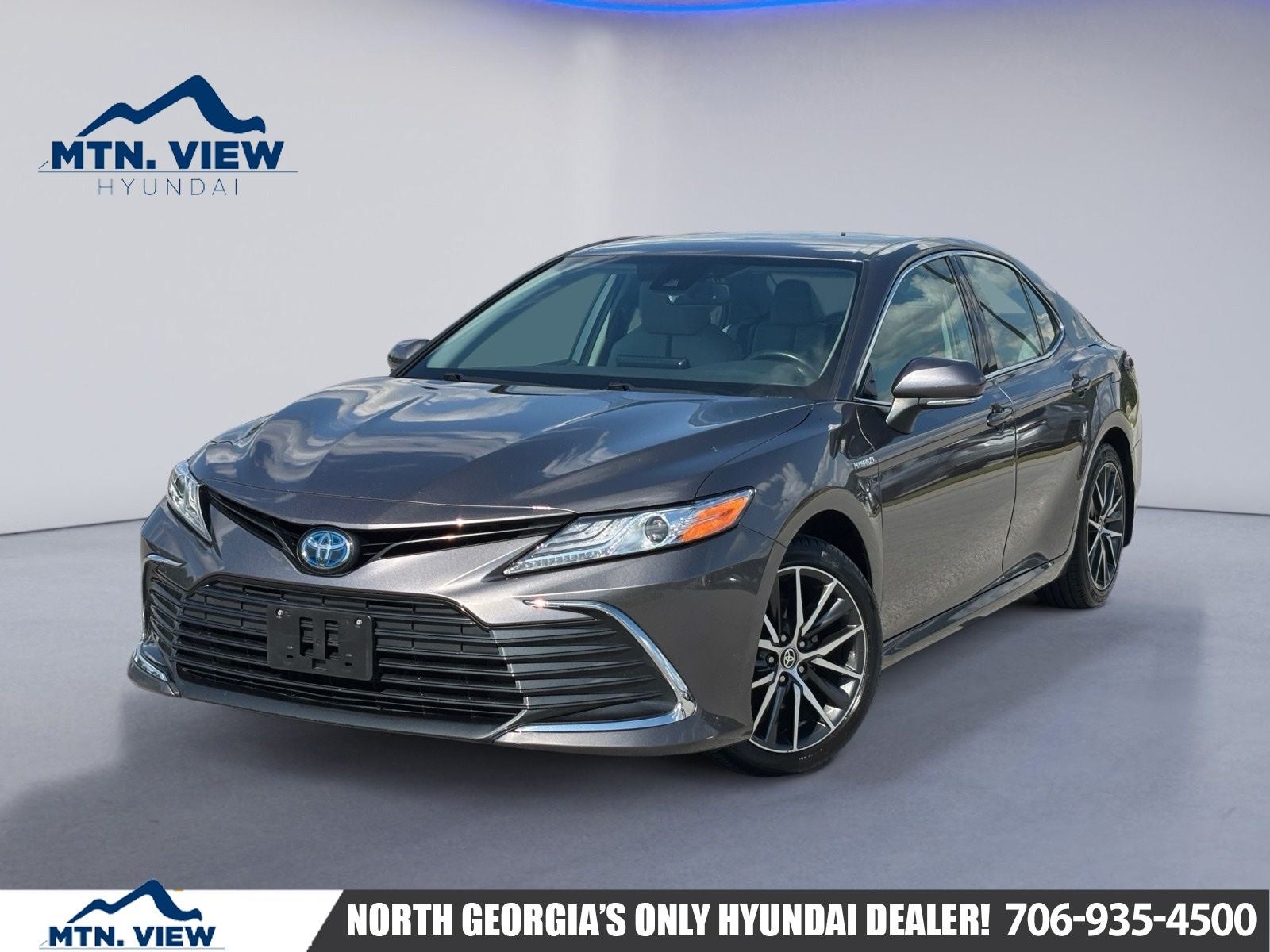 2021 Toyota Camry Hybrid XLE
