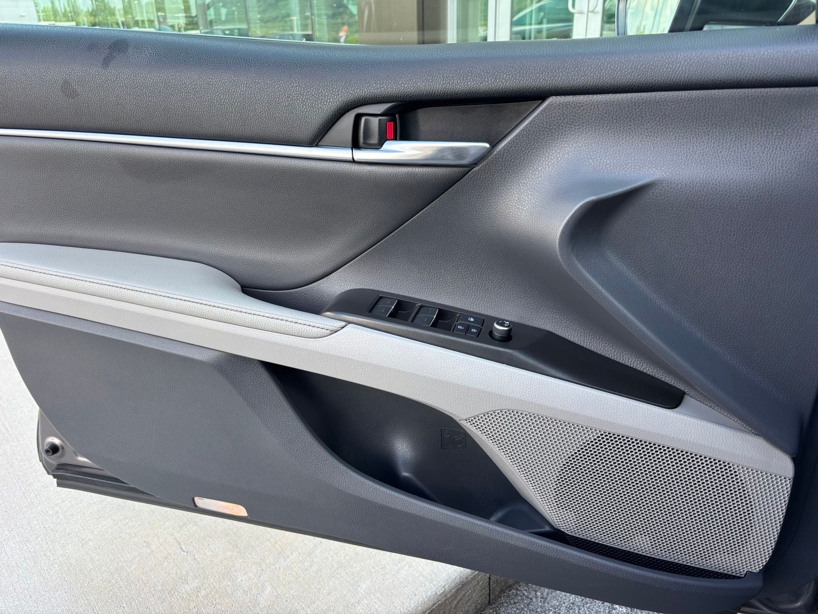 2021 Toyota Camry Hybrid XLE