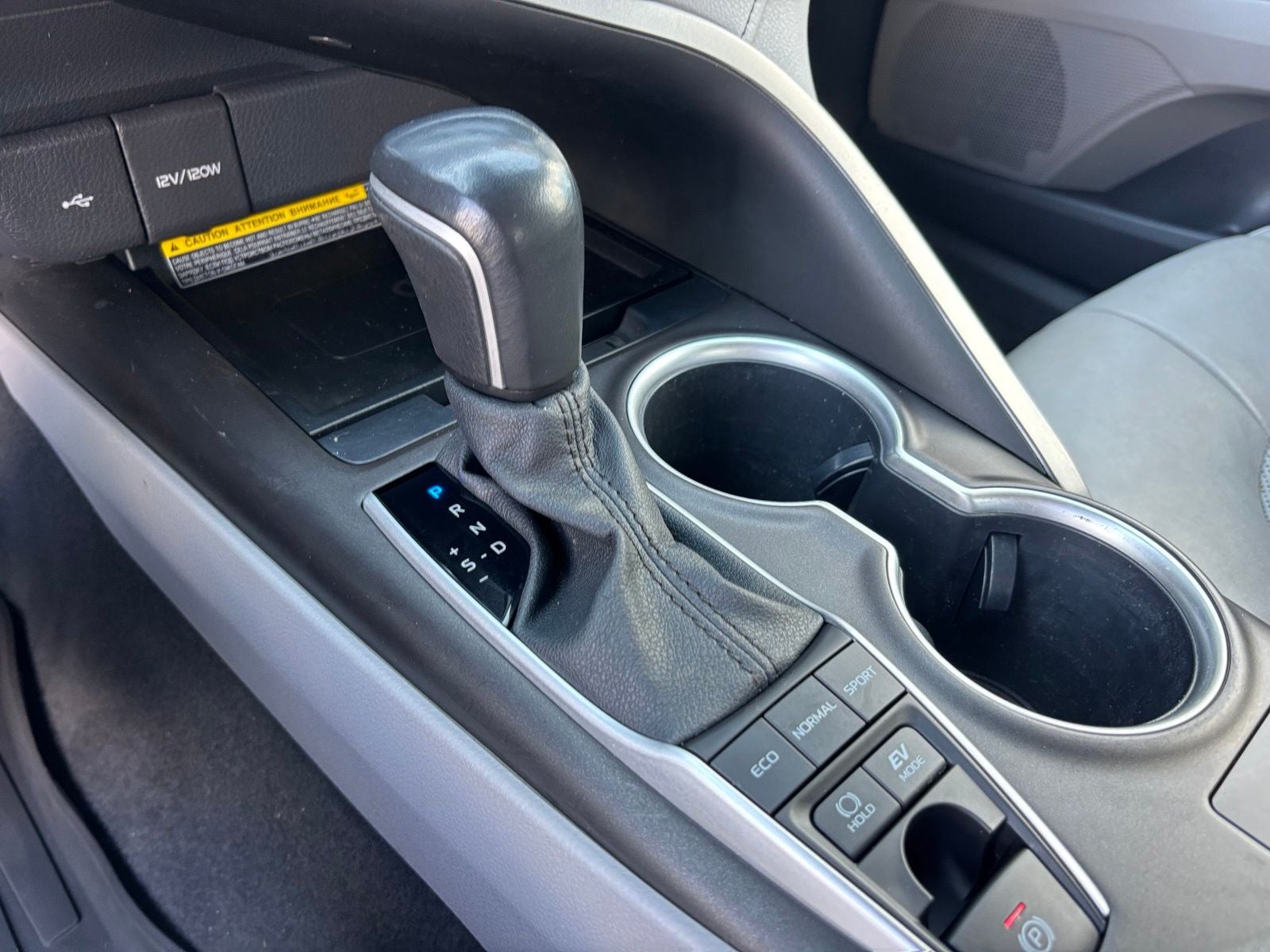 2021 Toyota Camry Hybrid XLE