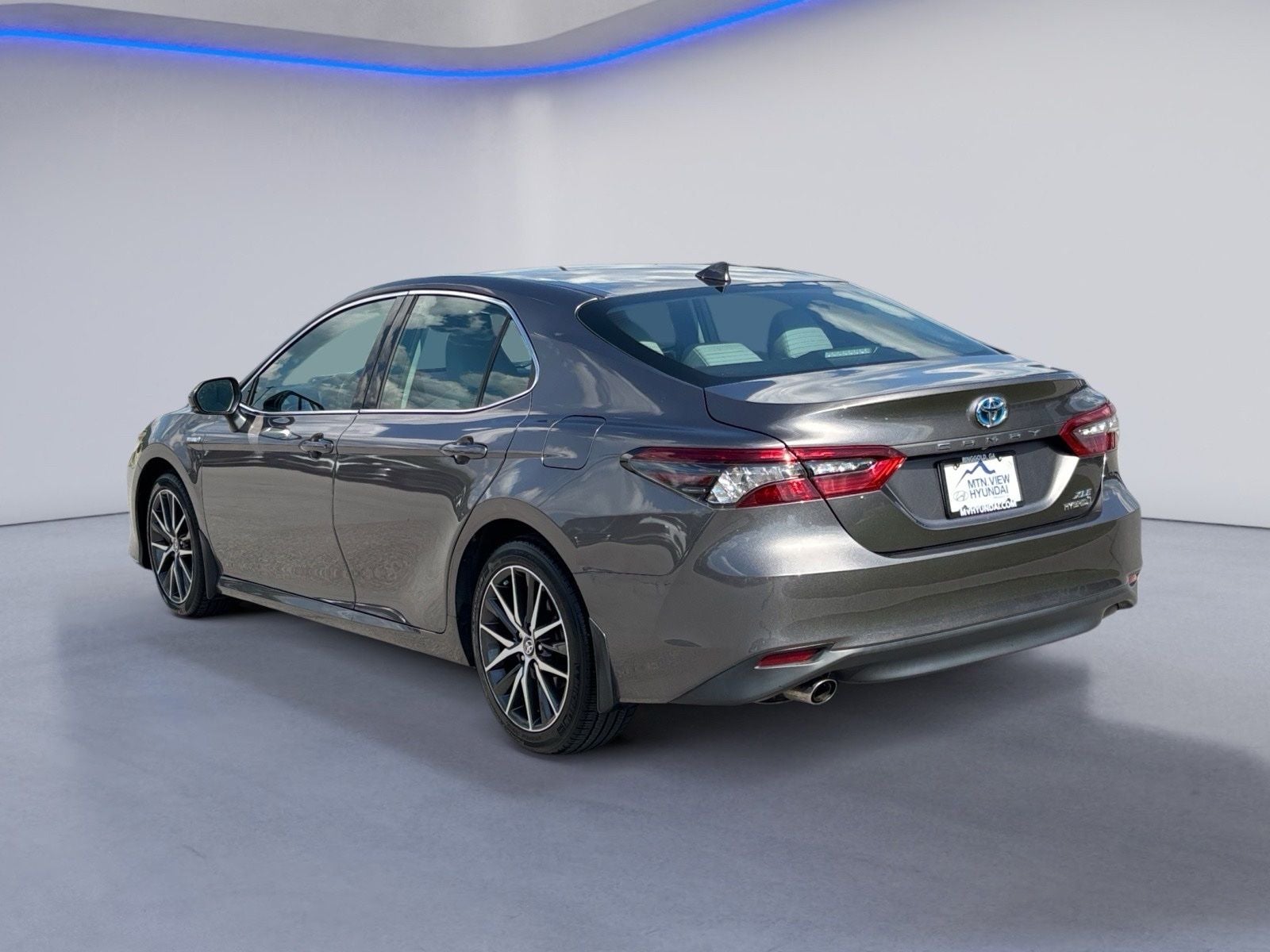 2021 Toyota Camry Hybrid XLE