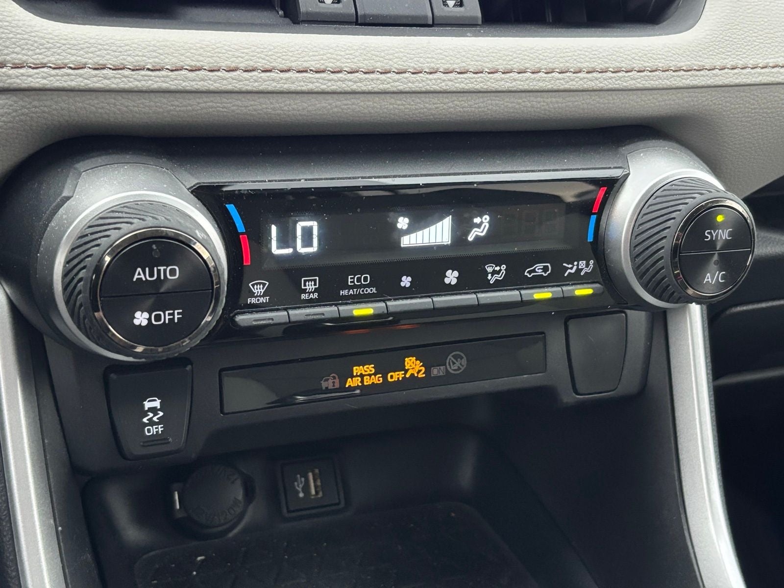 2025 Toyota RAV4 Hybrid XLE Premium