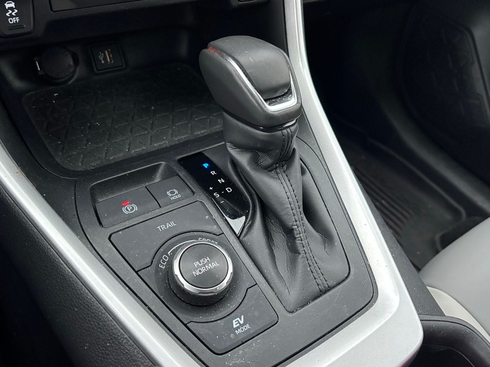 2025 Toyota RAV4 Hybrid XLE Premium