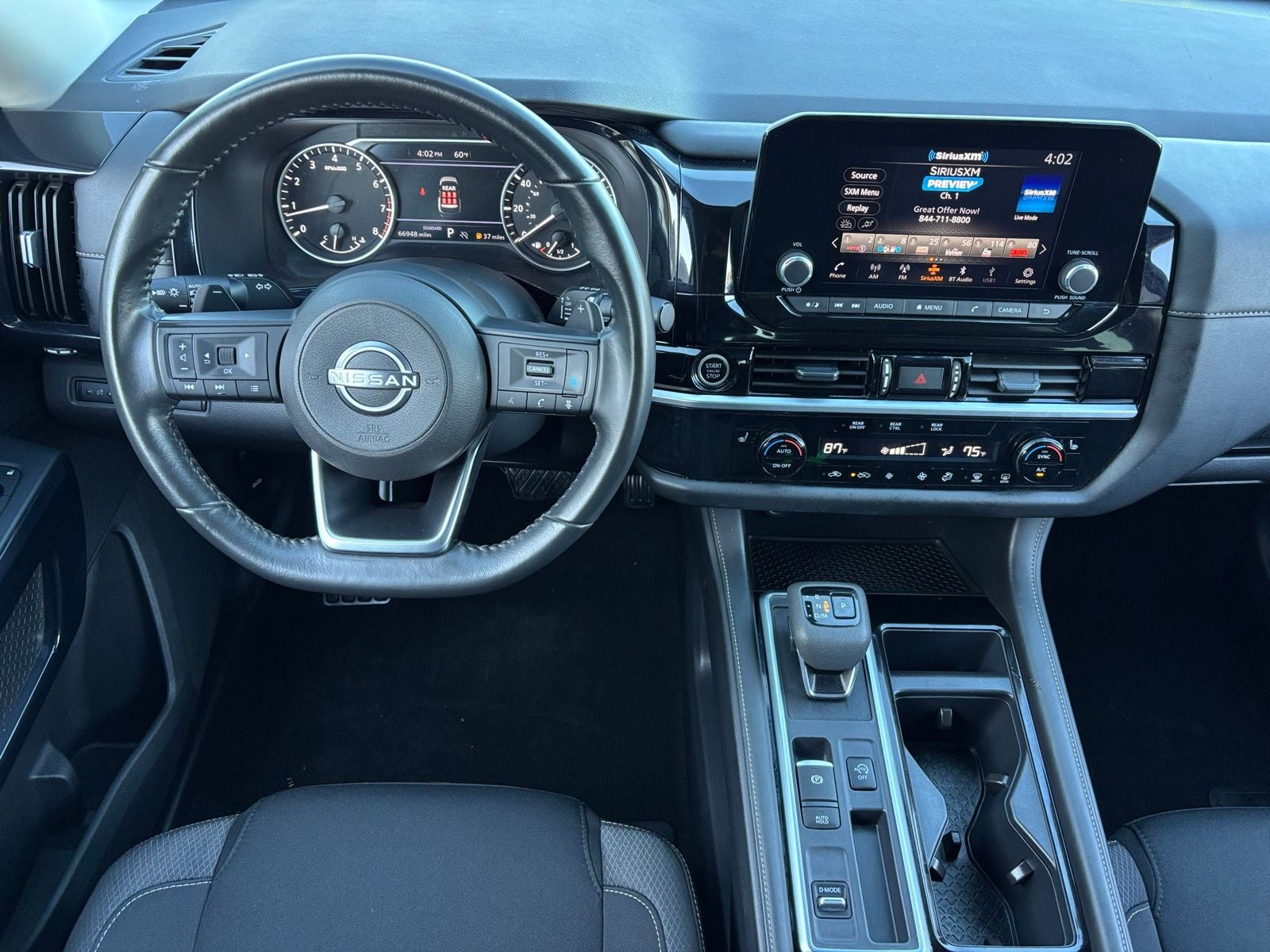 2024 Nissan Pathfinder SV