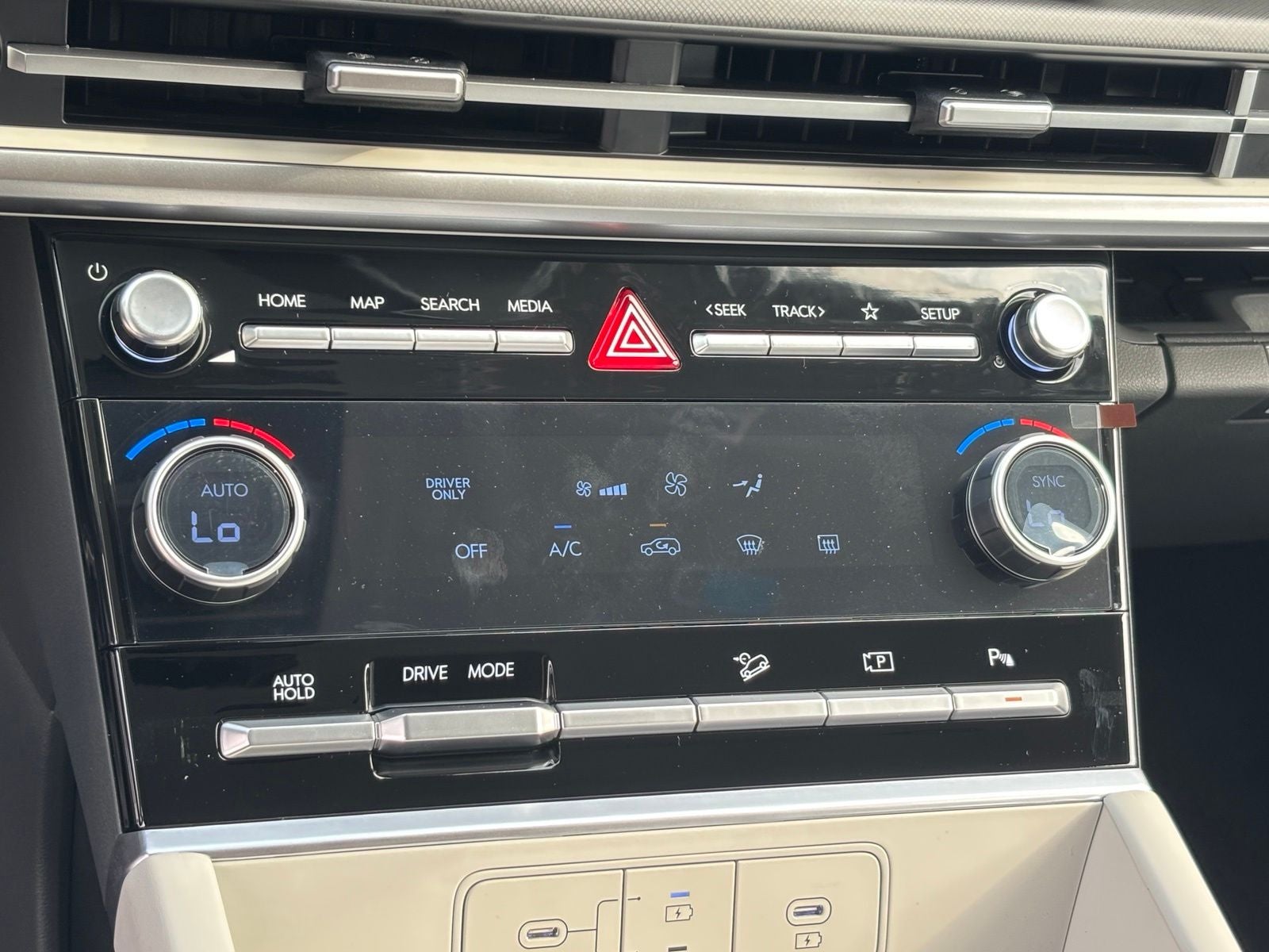 2027 Hyundai SANTA FE HYBRID SE