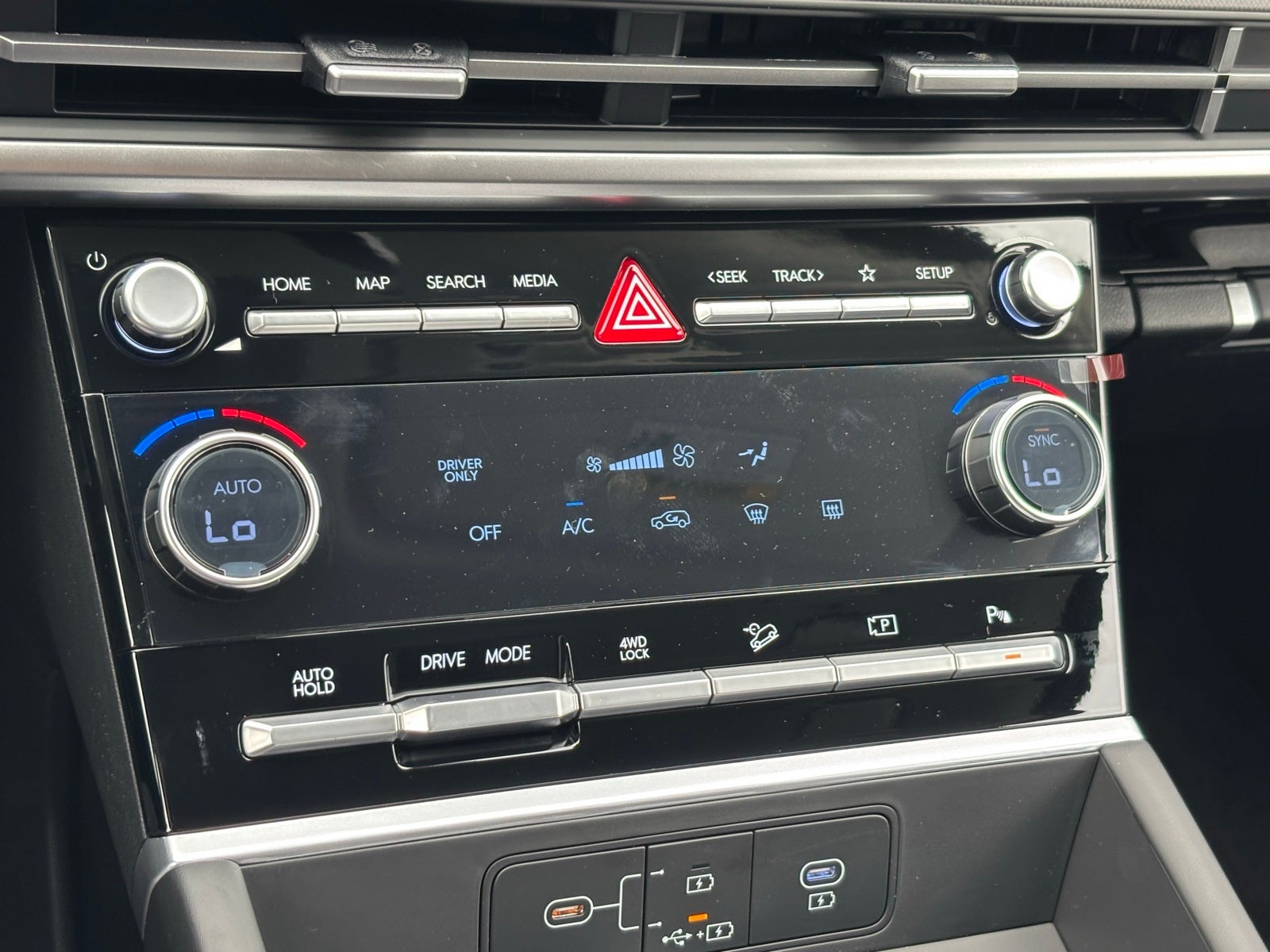 2026 Hyundai SANTA FE HYBRID SE