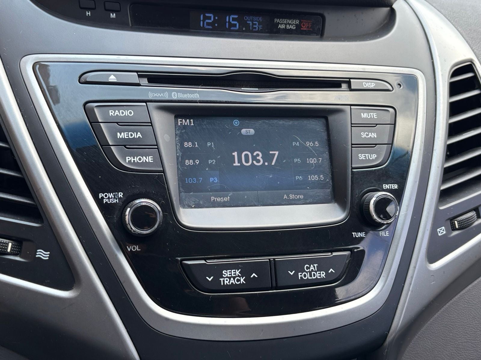 2015 Hyundai ELANTRA SE