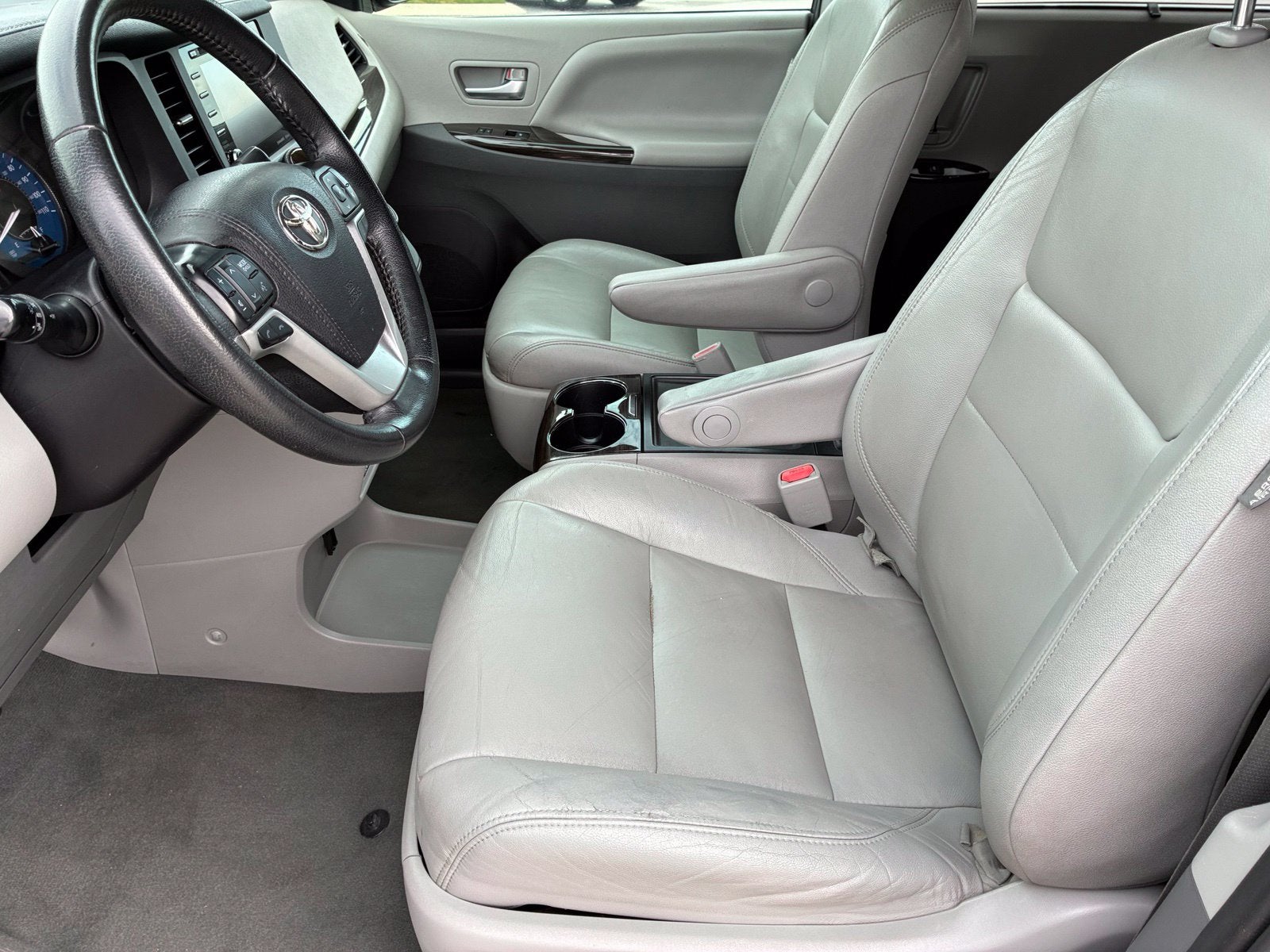 2020 Toyota Sienna XLE Premium 8 Passenger