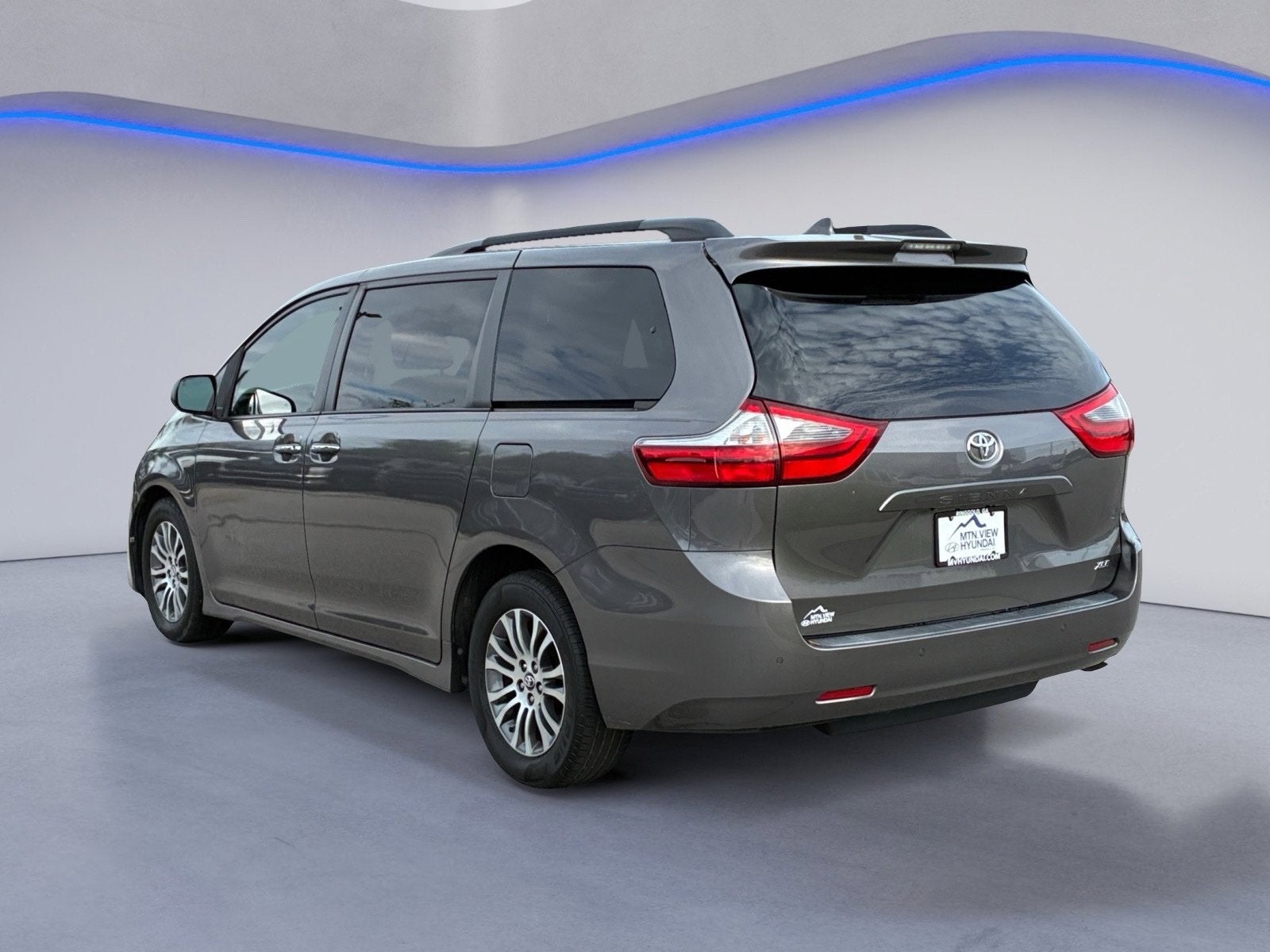 2020 Toyota Sienna XLE Premium 8 Passenger