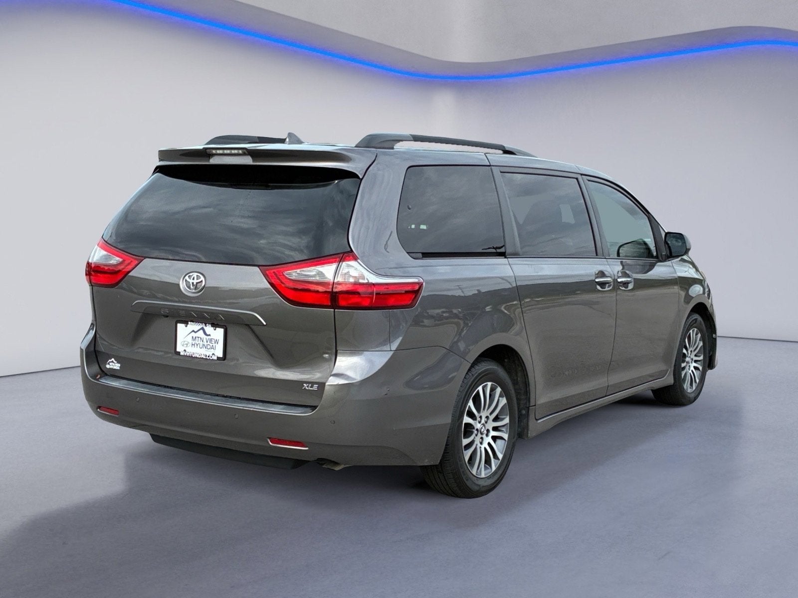 2020 Toyota Sienna XLE Premium 8 Passenger