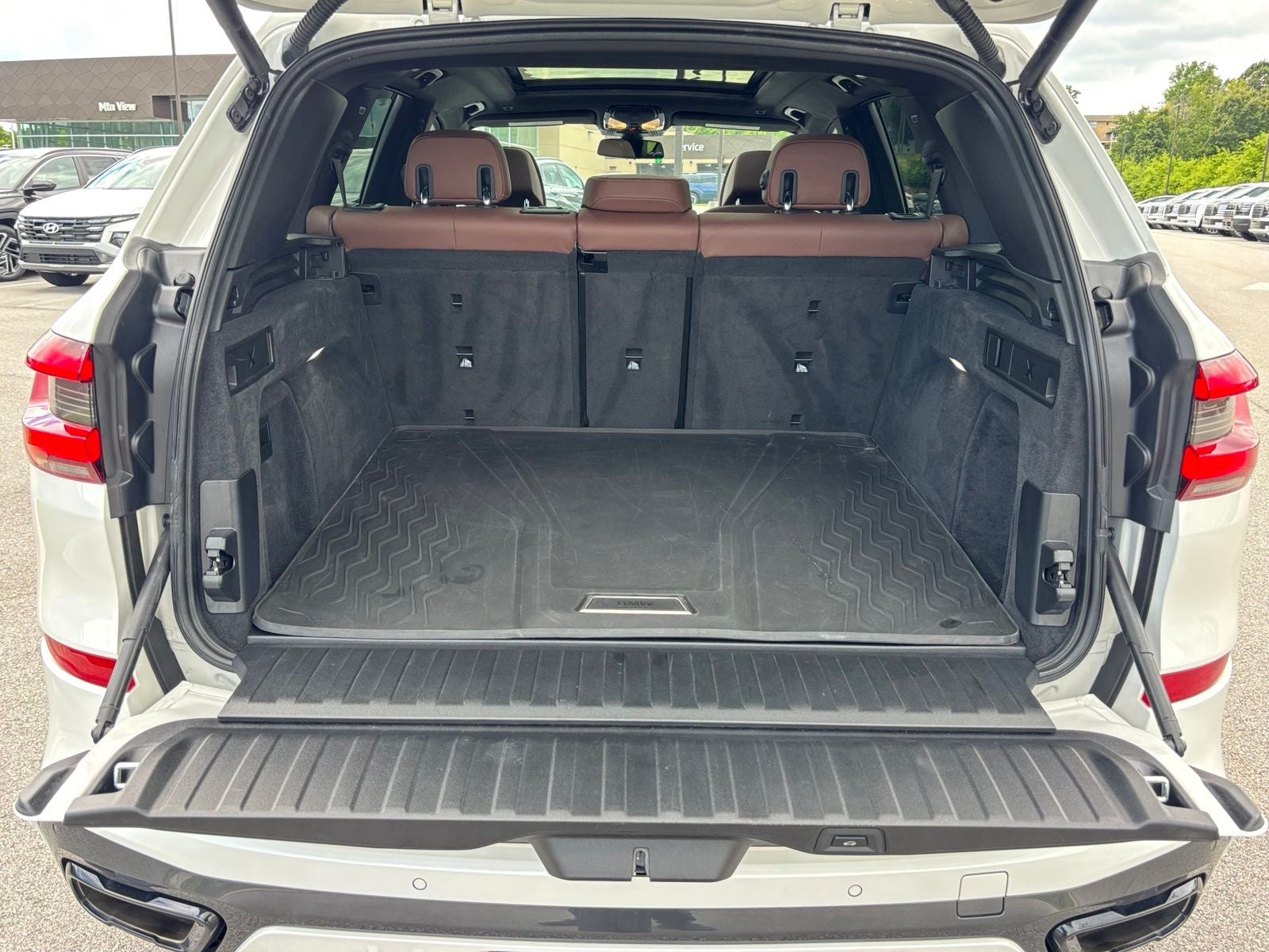 2023 BMW X5 M50i