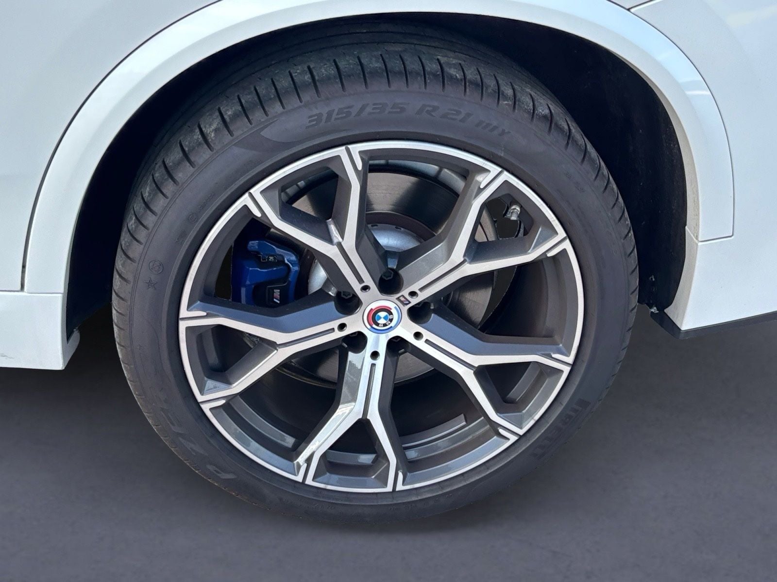 2023 BMW X5 M50i