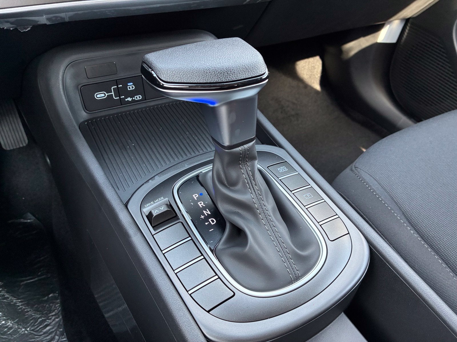 2027 Hyundai KONA SE