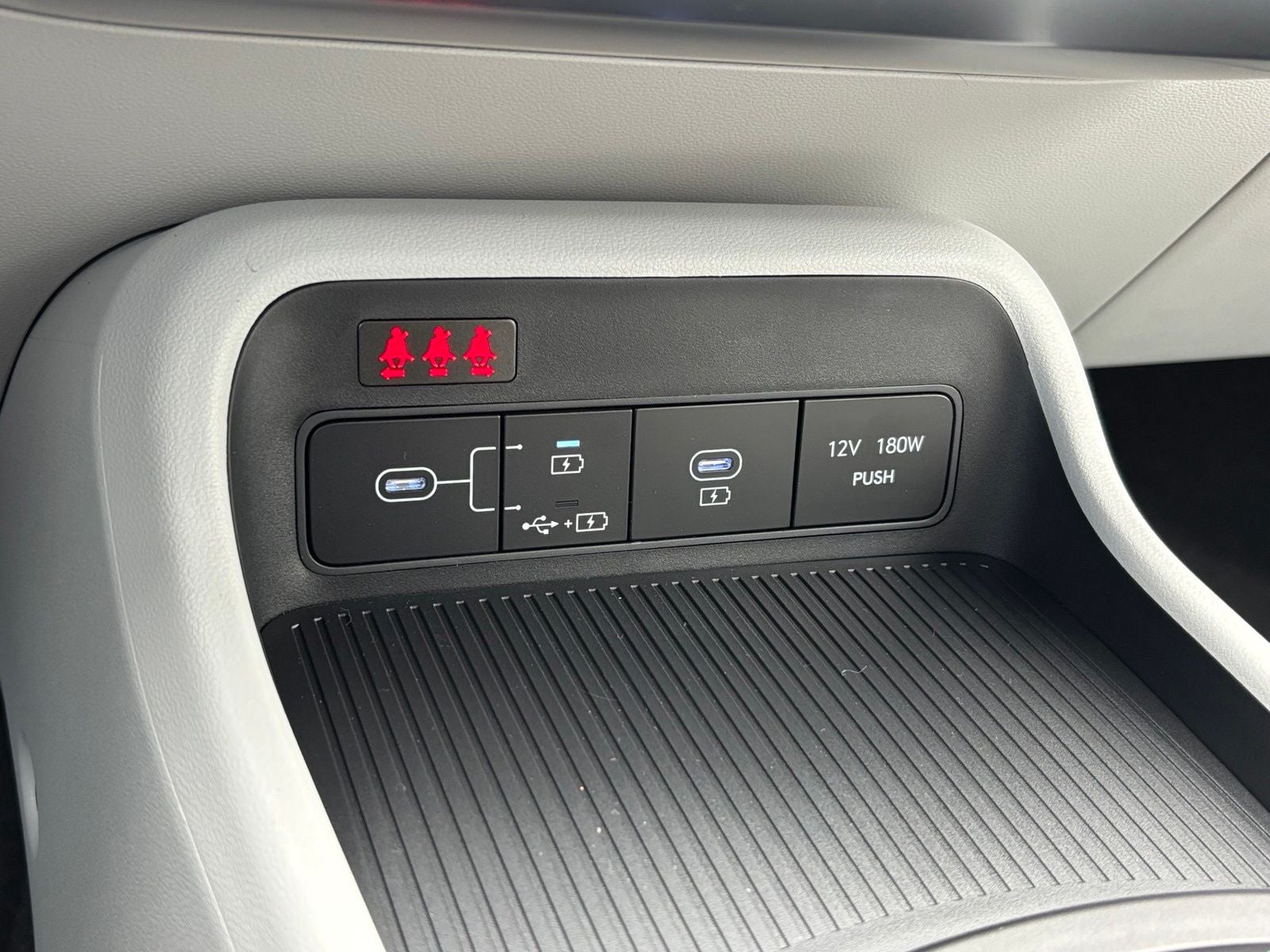 2027 Hyundai KONA SE