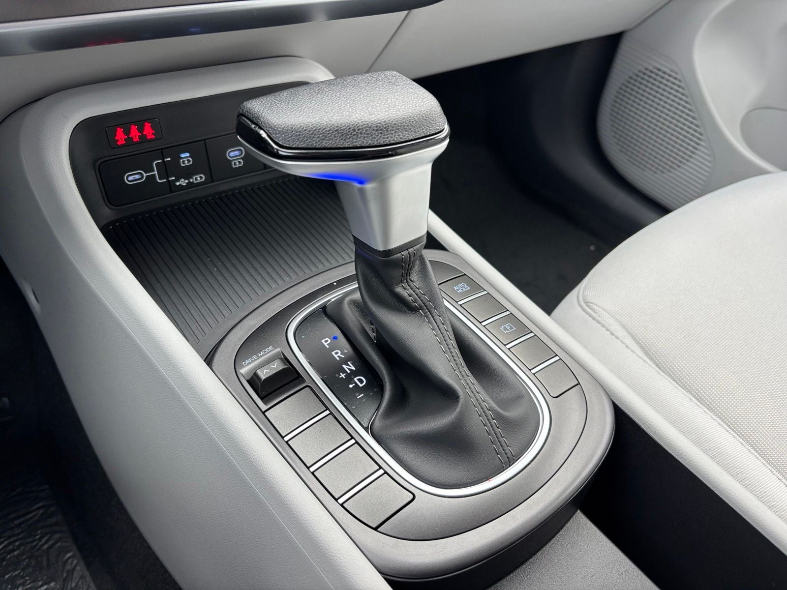 2027 Hyundai KONA SE