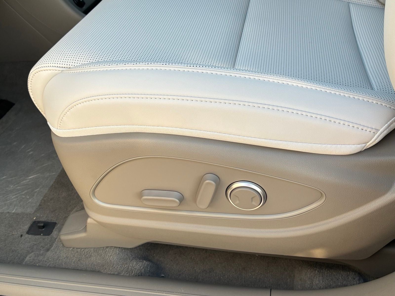 2027 Hyundai PALISADE SEL 7 Passenger