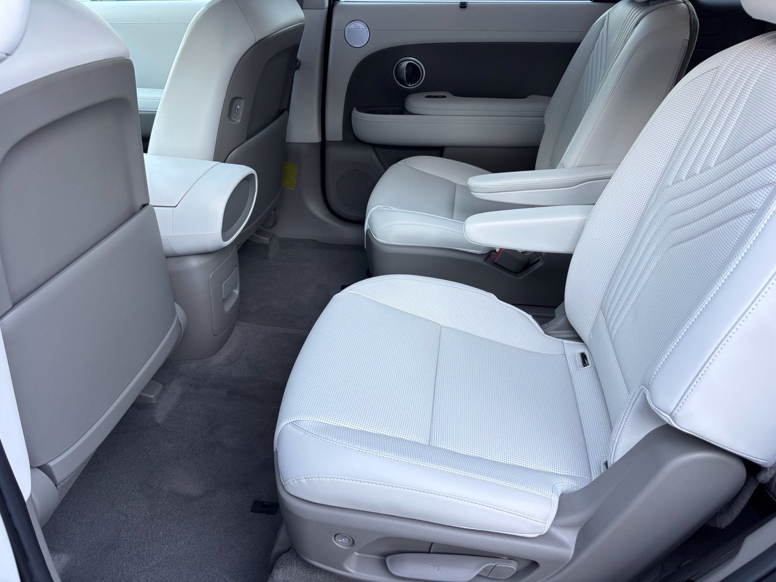 2027 Hyundai PALISADE SEL 7 Passenger
