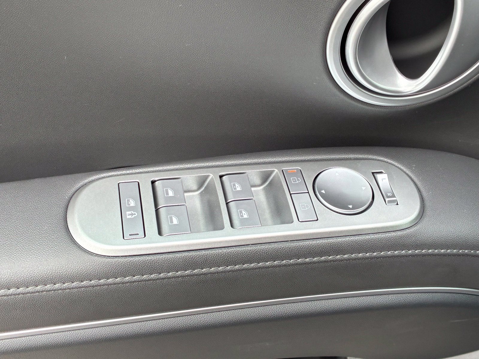 2027 Hyundai PALISADE SEL 7 Passenger