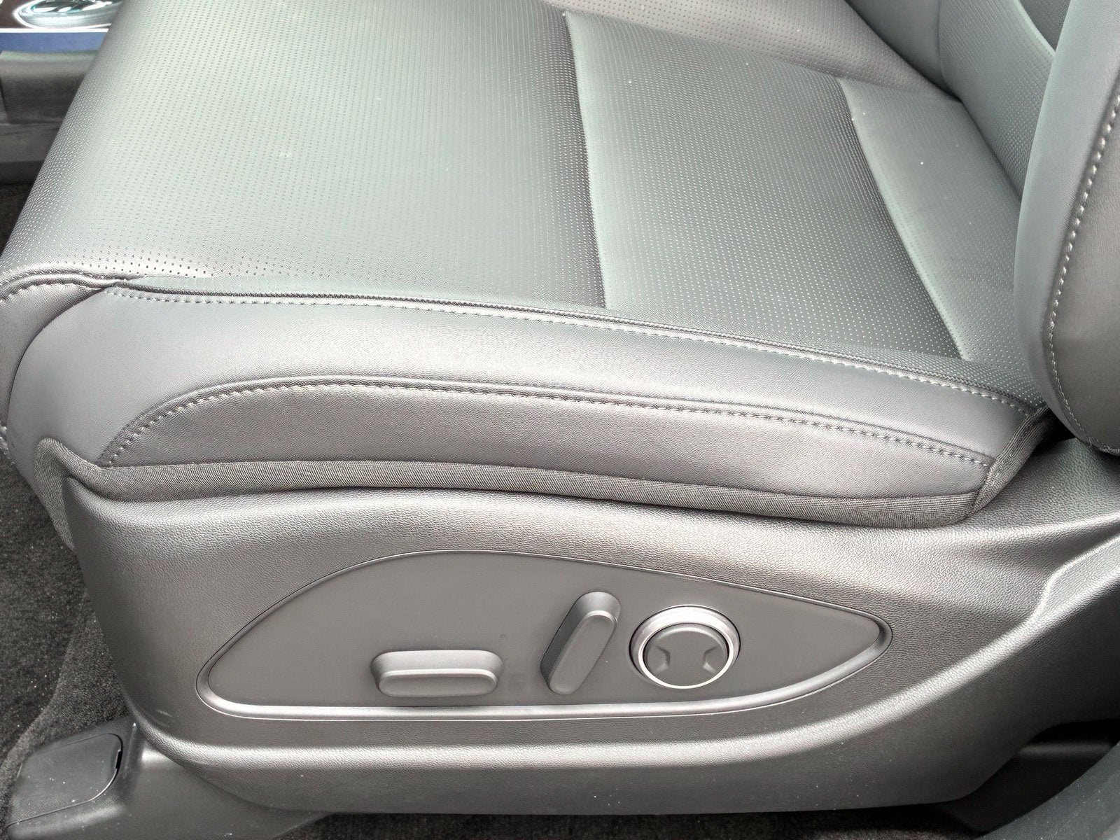 2027 Hyundai PALISADE SEL 7 Passenger