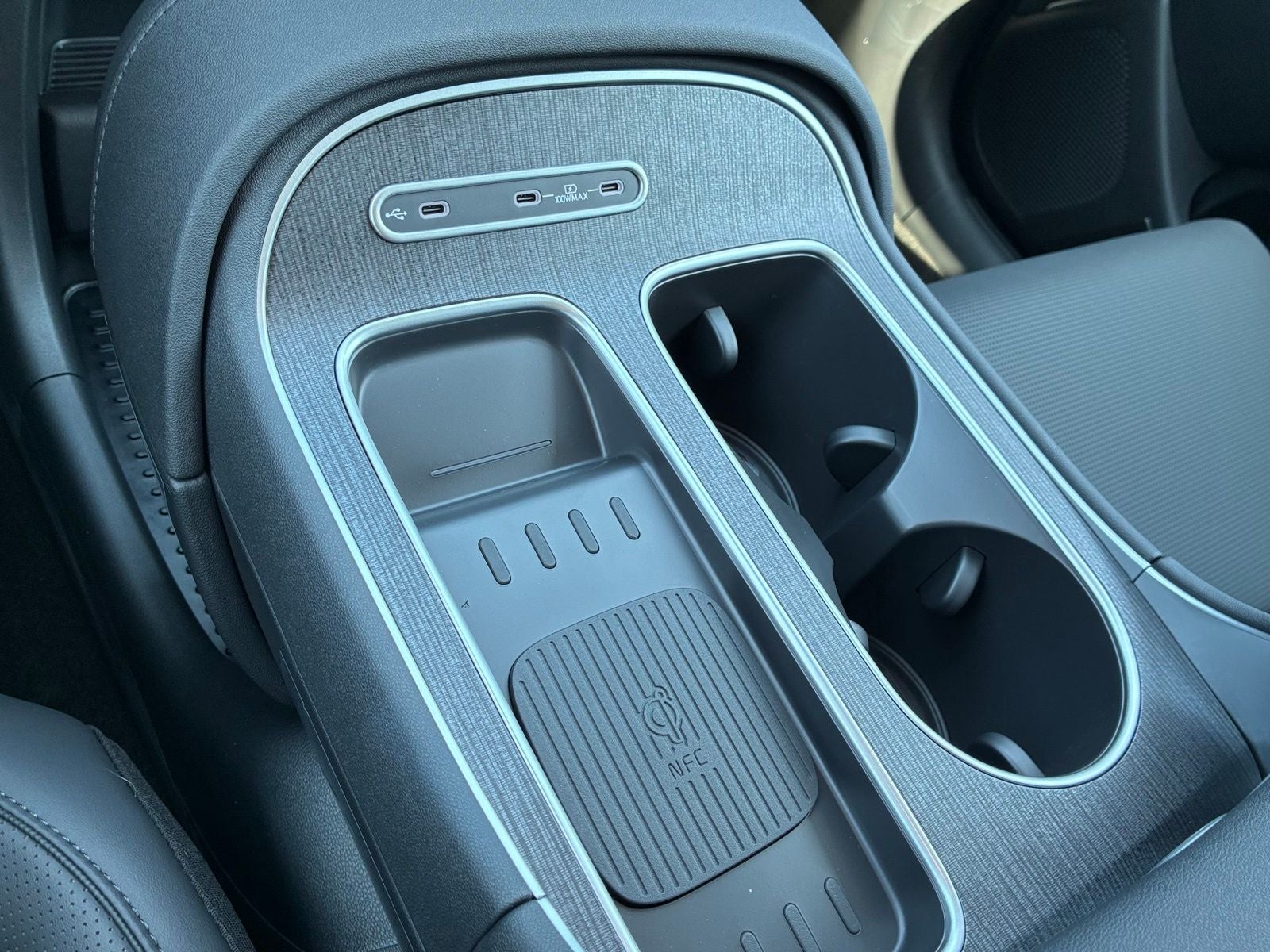 2027 Hyundai PALISADE SEL 7 Passenger