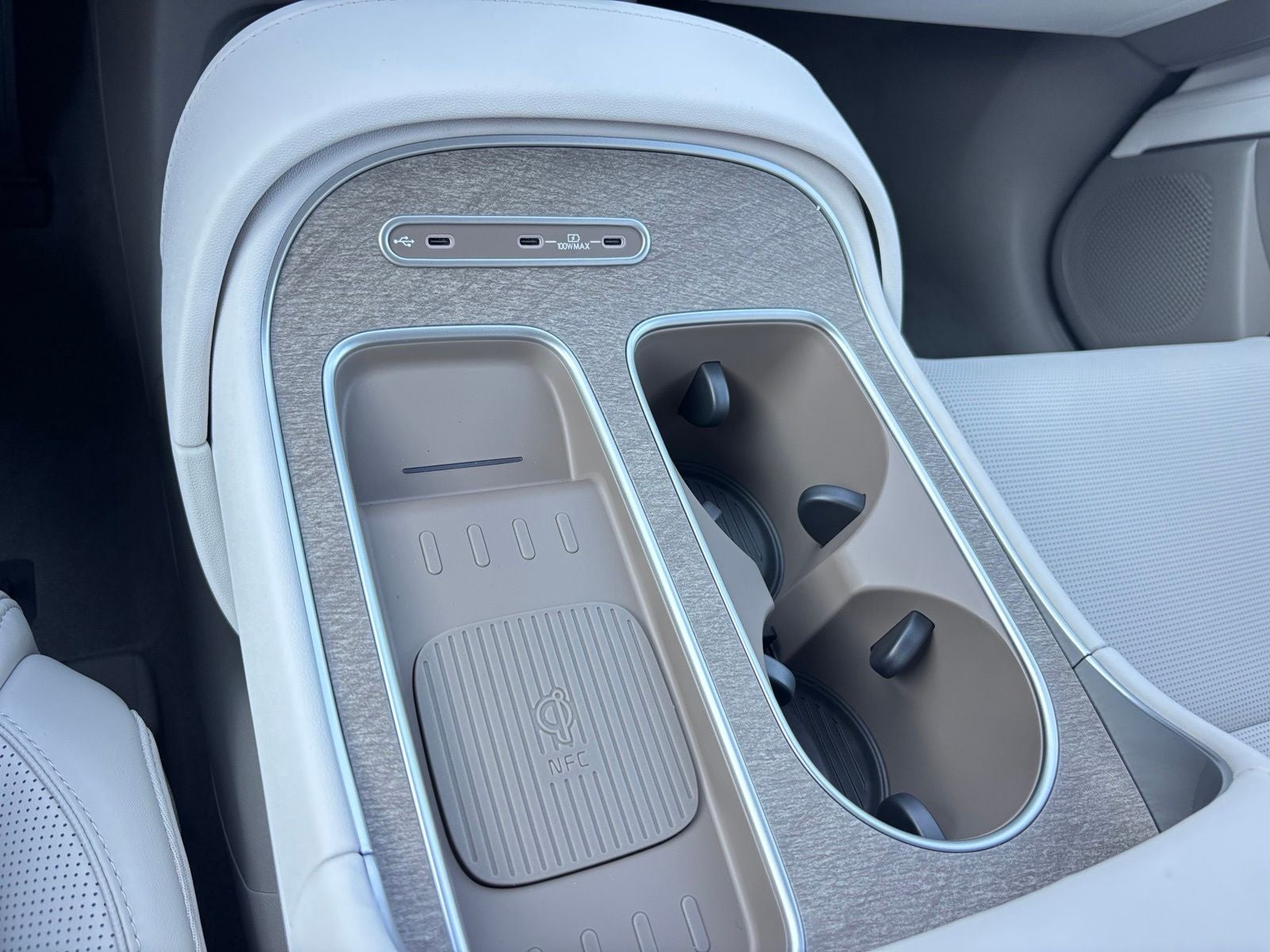 2027 Hyundai PALISADE SEL 7 Passenger